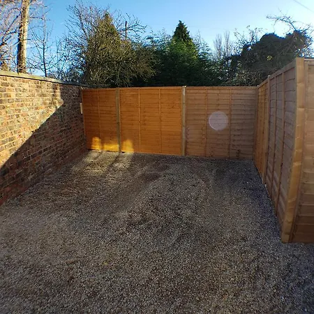Toll Bridge Studio Apartment Selby